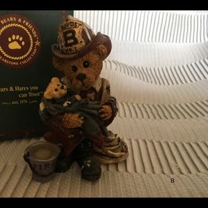 Boyd’s Bears Elliot the Hero